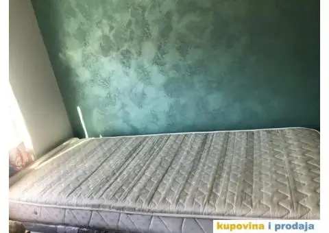 Prodajem 2 duseka u dobrom stanju