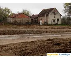 Plac sa kucom, vocnjak, vinograd