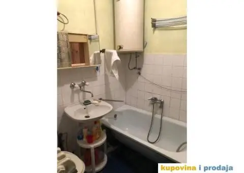 Izdaje se povoljno namešten 1.5 stan u Vranju, 40 m2 - 2/5