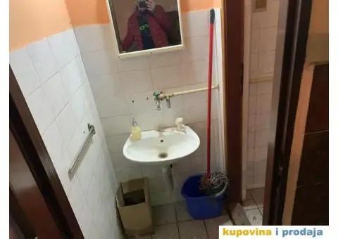 Prodajem lokal - 7/12