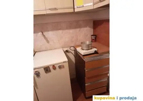 Izdajem garsonjeru na Zvezdari - 8/14