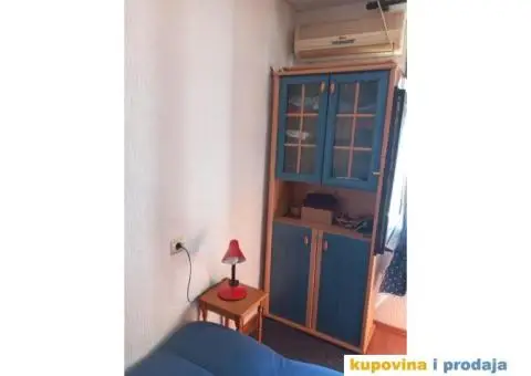 Izdajem garsonjeru na Zvezdari - 11/14