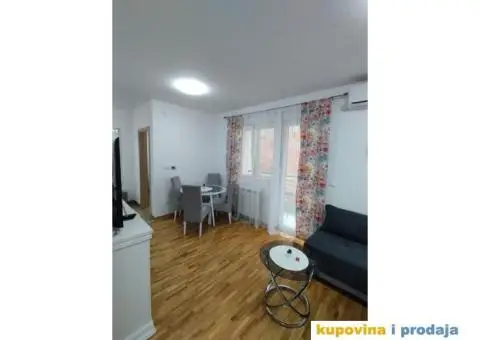 Izdajem stan na Ledinama - 1/12