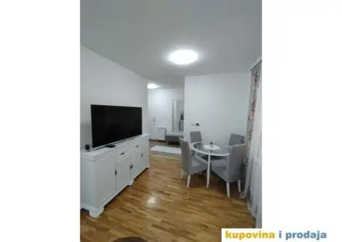 Izdajem stan na Ledinama - 2/12