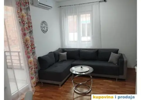 Izdajem stan na Ledinama - 5/12