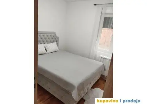 Izdajem stan na Ledinama - 10/12