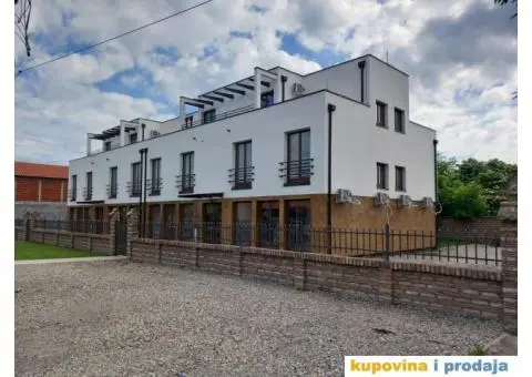 Na prodaju trosobni stanovi u Borci na mirnoj lokaciji - 8/11