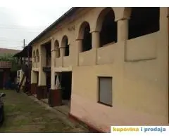 prodaja kompletnog seoskog domaćinstva sa imanjem