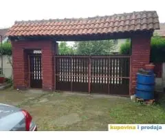 prodaja kompletnog seoskog domaćinstva sa imanjem