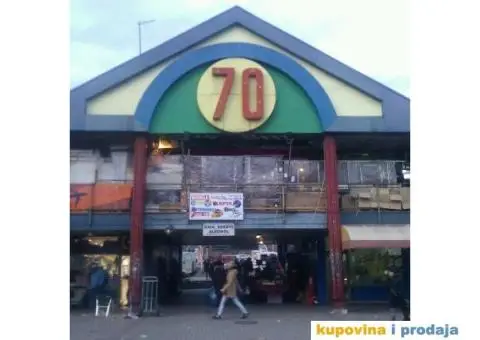 Prodajem lokal u bloku 70 kineski TC, deo koji nije izgoreo..