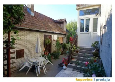 Porodična kuća u mirnom delu Vrbasa - 3/8