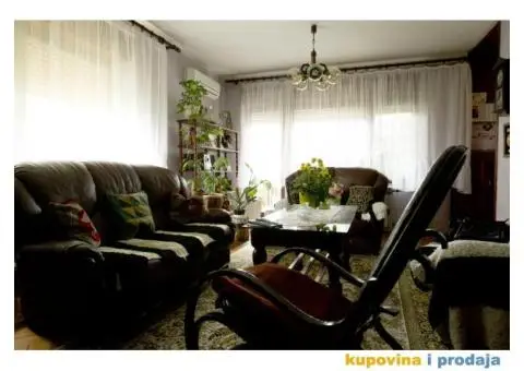 Porodična kuća u mirnom delu Vrbasa - 6/8