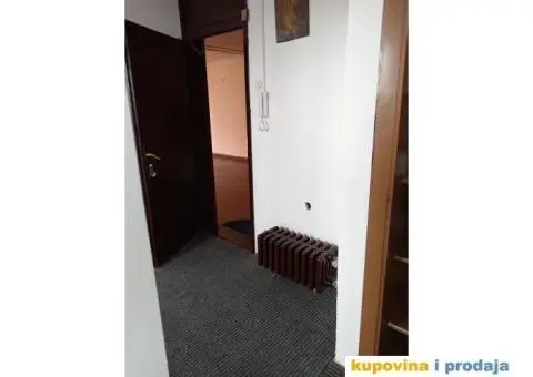 Izdajem namešten stan - 8/15