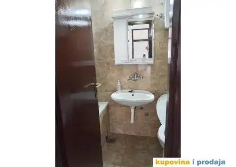 Izdajem namešten stan - 10/15