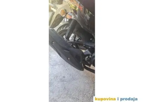 SKUTER XRS 125 - 4/5