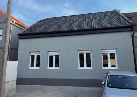 Prodajem kuću  u centru Zrenjanina - 1/5