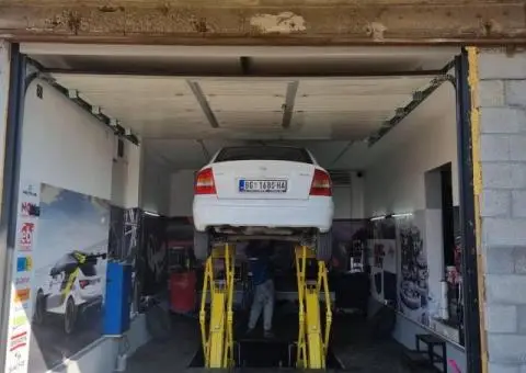 Polovni i novi delovi auto servis - 1/5