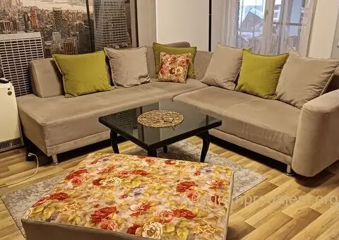 Ugaona garnitura sa tabureom - 1/3