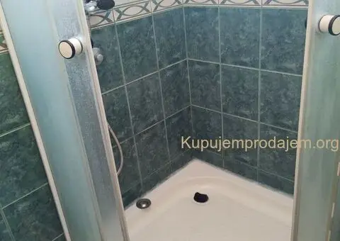 Izdajem garsonjeru komplet namestena, 24 kvadrata - 8/9