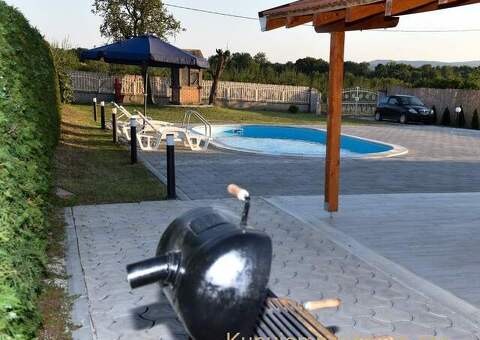 Kuca sa Bazenom i Djakuzijem-na dan ili vise - 3/5