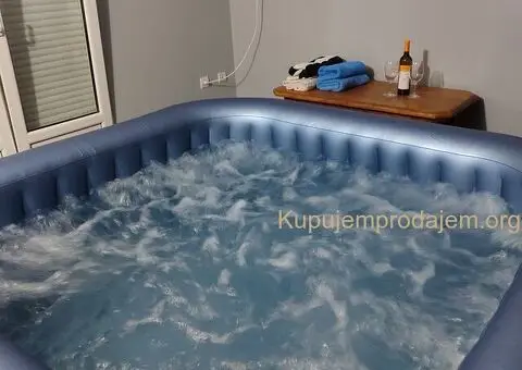 Kuca sa Bazenom i Djakuzijem-na dan ili vise - 5/5