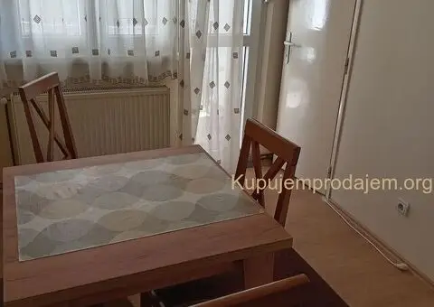 Izdajem Jednosoban stan - 12/14