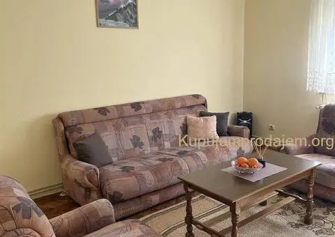 Izdajem Jednosoban stan - 13/14