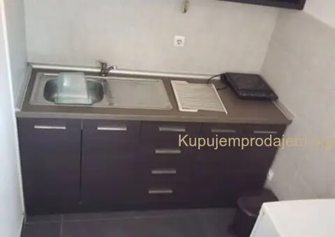 Izdajem kuću u Zemunu, na odličnoj lokaciji, ulica Mozerova - 6/8