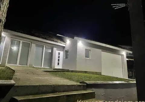 Kuca u Vincima na obali Dunava kod Golubca - 2/5