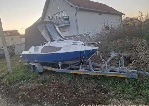 Prodajem camac sa motorom i prikolicom - 1/4