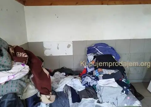 Roba iz uvoza za dalju prodaju - 3/4