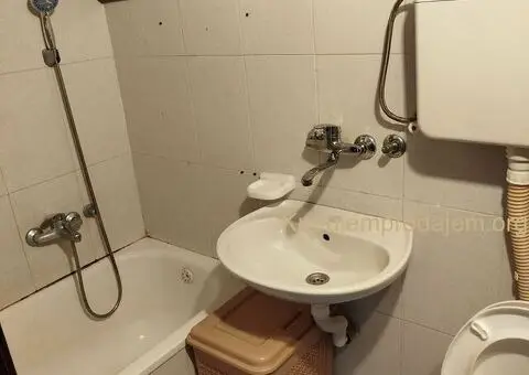 Izdaje se namešteno potkrovlje kuće od 30m² u Krnjači zaposlenom samcu (može i dvoje) - 5/5