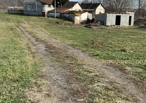 Na prodaju kuća u mestu Mali Crljeni - 2/5