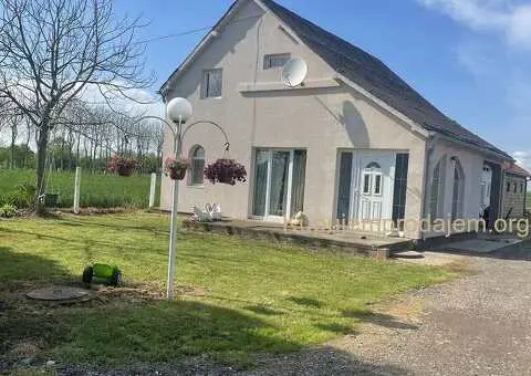 Na prodaju kuća sa velikim placem blizu Šimanovaca - 2/15