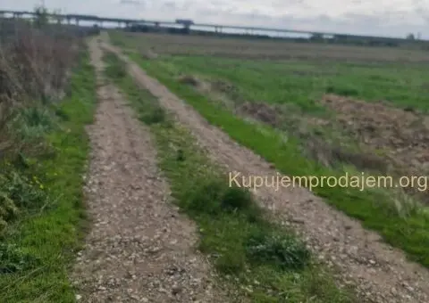 Prodaja gradjevinskog zemljista Batajnica - 1/3
