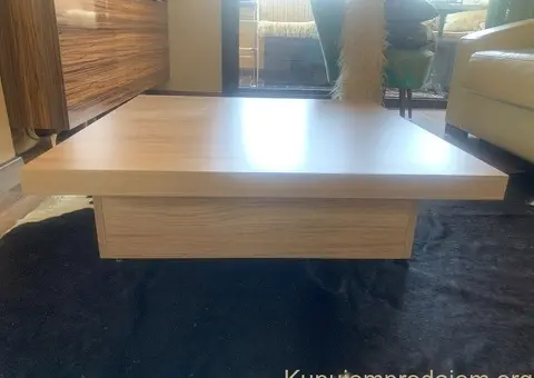 Klub sto / dnevna soba / kancelarija