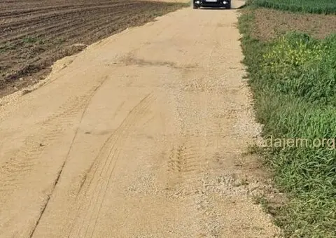 Plac 5 ari u Batajnici - 1/7