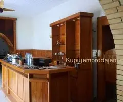 Šank, vitrina, rashladna vitrina i luster