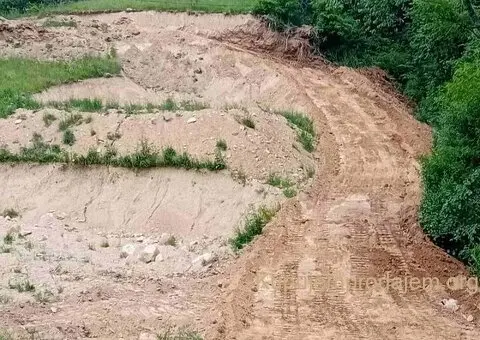 Gradjevinsko zemljiste u selu Crni Vrh na Babinom Zubu - 4/9