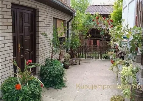 Na prodaju porodična kuća u Vrbasu – čvrsta gradnja sa dušom! - 2/5