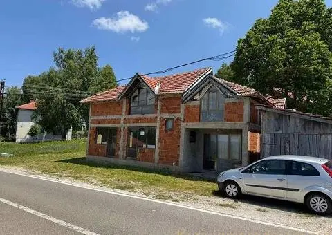 Vikendica sa poslovnim prostorom na Vlasinskom jezeru-idealna za odmor ili posao - 1/15