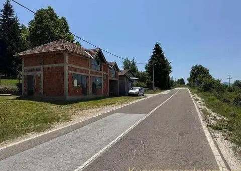 Vikendica sa poslovnim prostorom na Vlasinskom jezeru-idealna za odmor ili posao - 4/15