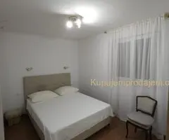 Izdaje se apartman u centru stobreca-hrvatska