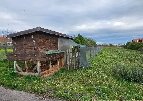 Kuca u Rajkovcu sa pomocnim objektima i placem - 5/8