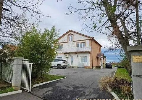 Kuca u Rajkovcu sa pomocnim objektima i placem - 6/8