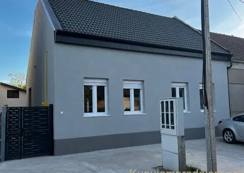 Prodajem kucu u centru Zrenjanina - 1/10