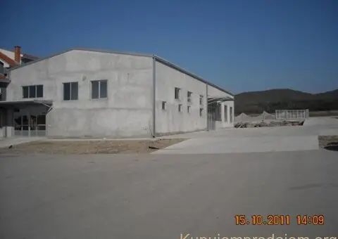 Izdajem halu 1000 m2 plus poslovni prostor 200 m2 - 1/6