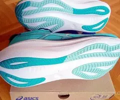 Prodajem nove patike, Asics Gel-Nimbus 27, u broju 42,5