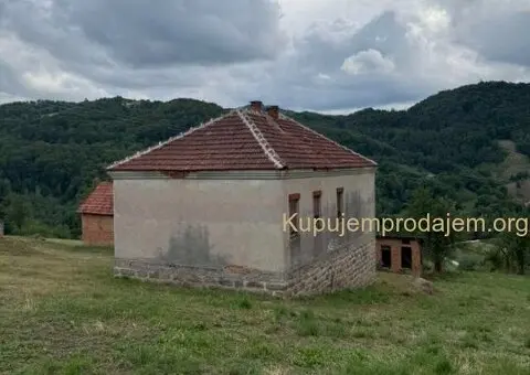 Prodajem kucu u selu Viča-Lučani - 11/13