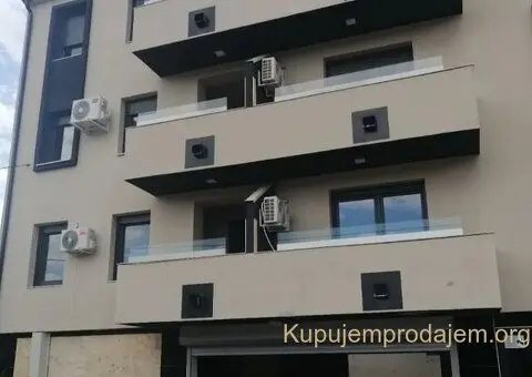 Prodajem stan u Pancevu 90m2 - 10/12